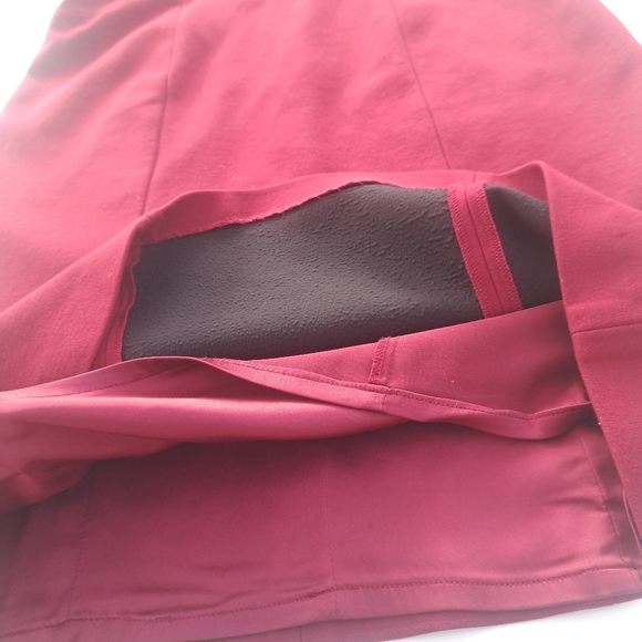 Elie Tahari Burgundy red sheath style‎ dress, size M back zipper, double lining. - Picture 5 of 16